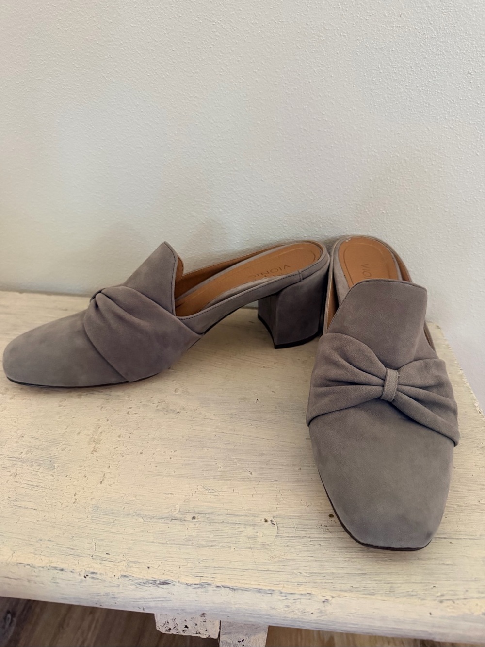 Vionic Knot-Detail Slip-On Block Heel Mules - Picture 1 of 10